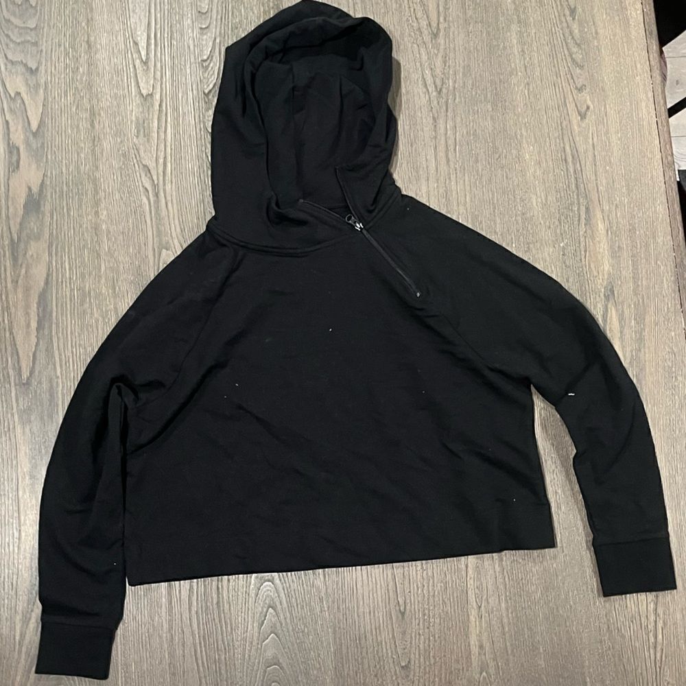 NWOT Victoria’s Secret Sport Pullover Cropped Hoodie - Size S
